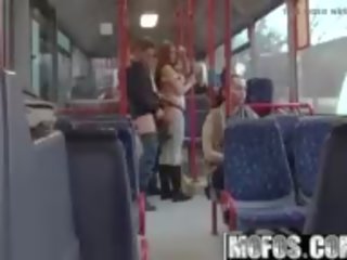 Mofos b 側面 - ボニー - 公共 大人 クリップ 都市 バス footage.