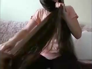 Fascinating lung părul bruneta hairplay păr brush ud păr
